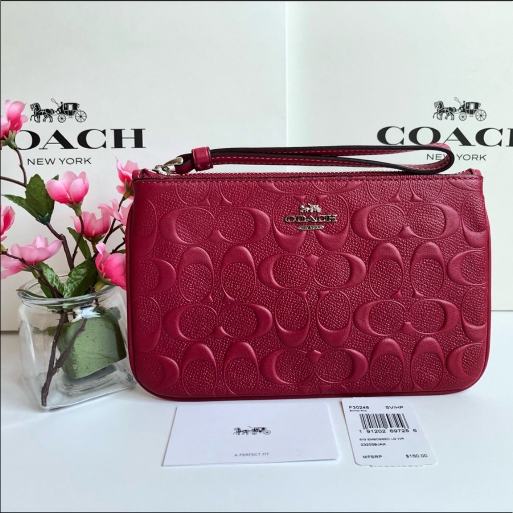 🍁🍁Coach Signature Embossed Large Wristlet F30248